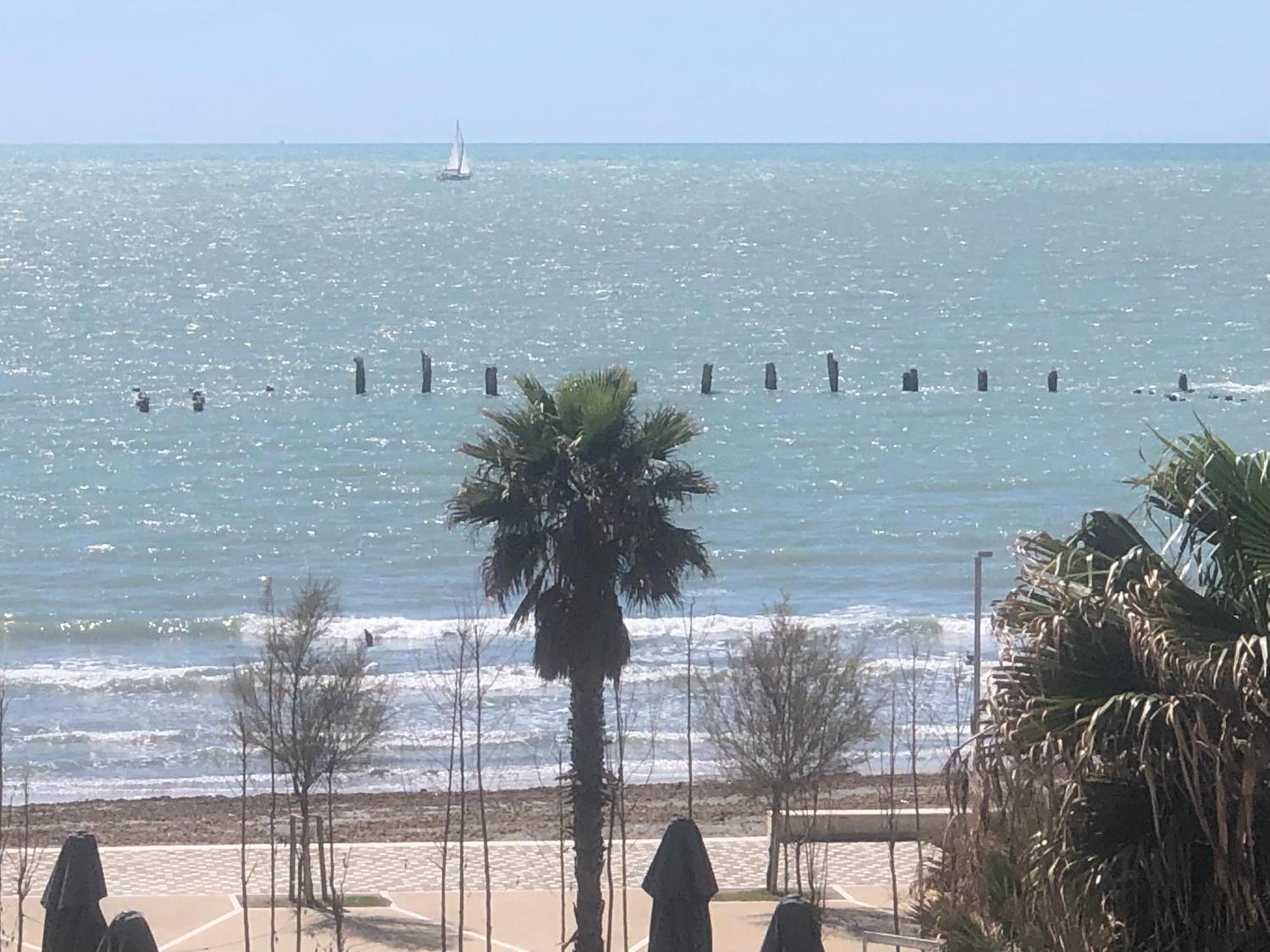 Vollga Four Seasons Apartment Durrës Zewnętrze zdjęcie